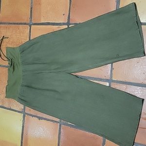Bebe green linen pants.